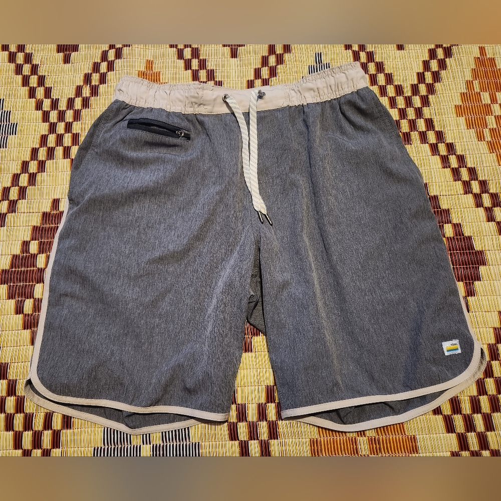Men Vuori Bank Shorts. Sz Med. Gray. EUC